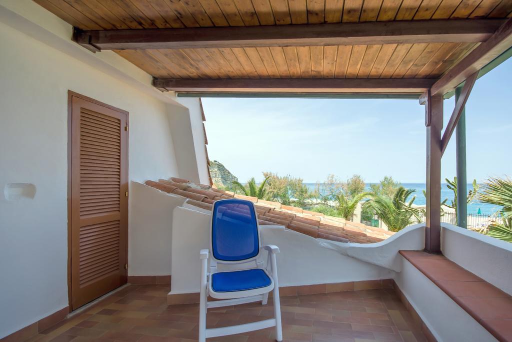 Le Roccette Mare Beach Hotel & Restaurant Tropea Oda fotoğraf